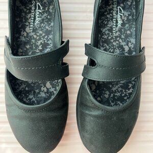 Clarks Women's, Sillian Bella Slip-On size US 6 1/2 EU 37